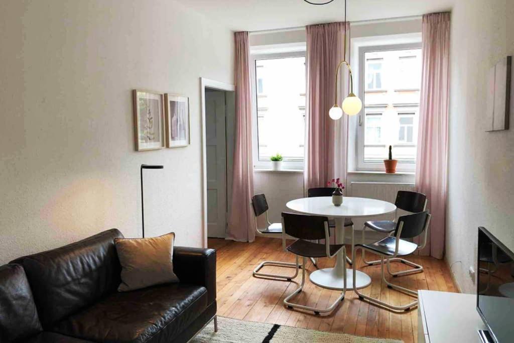 Charmant Leben im Textilviertel - stilvolle Wohnung - zentral und ruhig Augsburg Exterior foto