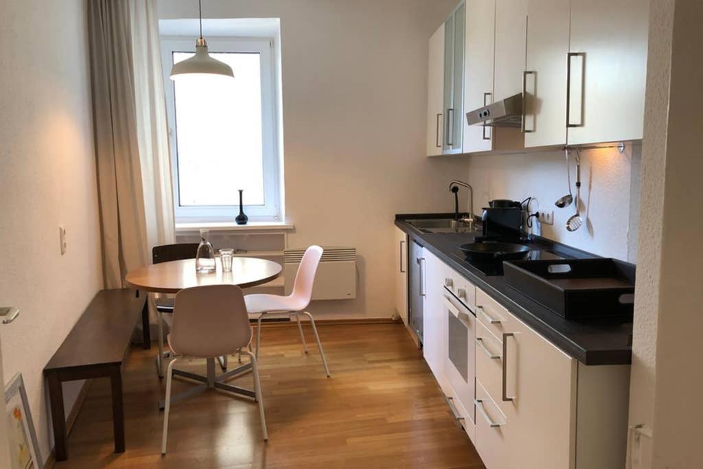 Charmant Leben im Textilviertel - stilvolle Wohnung - zentral und ruhig Augsburg Exterior foto